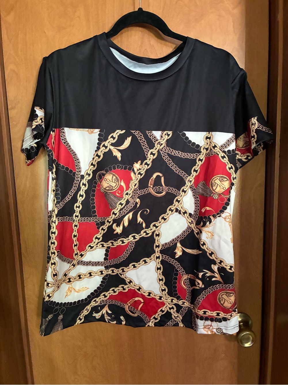 Black & Red Chain-Print 2 Piece Shirt and Shorts Set size Large